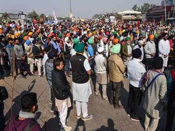 Farmers reject govt'd proposal to hold farm laws, next meet toady at vigyan bhawan