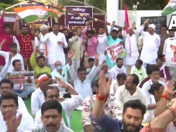 Congress supporters protests outside PAC guest house in Sitapur demand release of Priyanka Gandhi 
