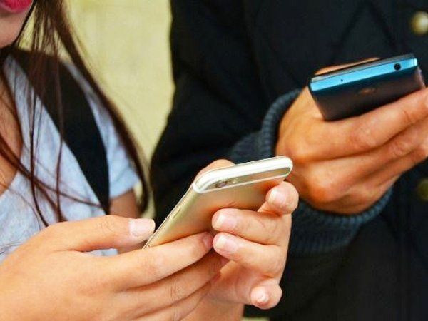 smartphone sale in India 