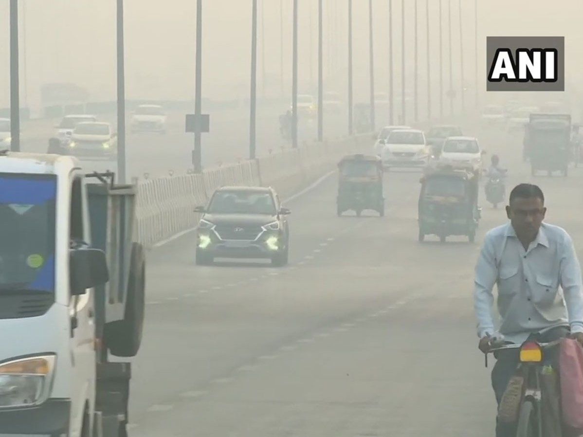 Delhi AQI: दिल्ली की आबो-हवा में नहीं सुधार और बिगड़ी एयर क्वालिटी, कहीं 'खराब' तो कहीं 'गंभीर' हालात