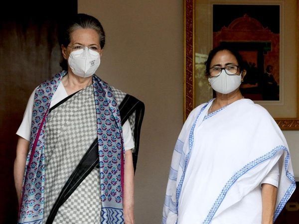 Sonia gandhi and Mamata banerjee