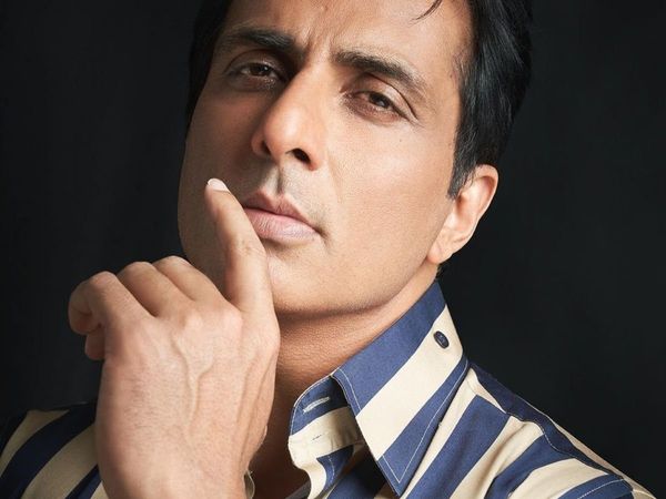 Sonu Sood, Income tax raid on Sonu Sood