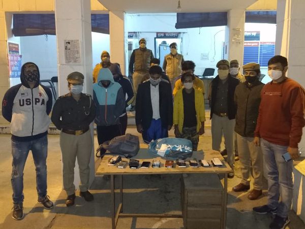 Greater Noida : Sex racket busted at spa, 18 held
