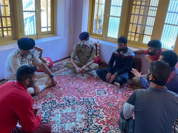 Pilwama : Slain SPO daughter in law syas terrorists even did not spare her baby