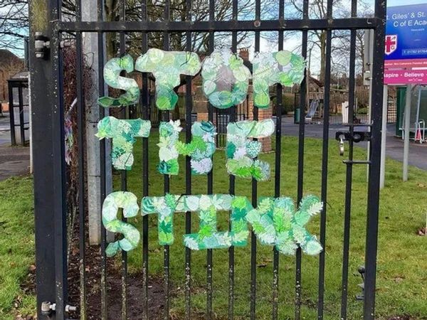 Silverdale Village in News:खौफ में हैं इंग्लैड के सिल्वरडेल गांव के लोग, वजह जान चौंक जाएंगे