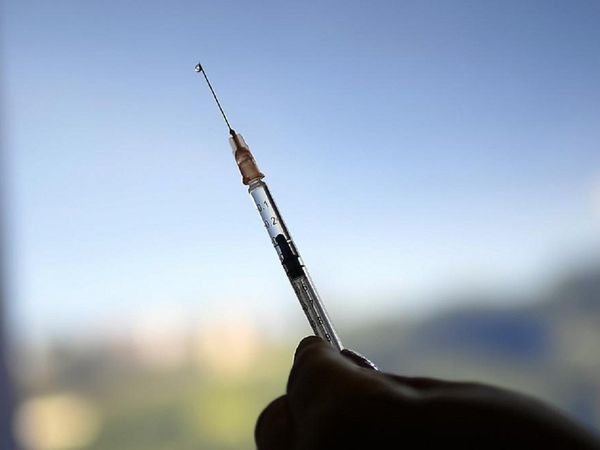 कोविड के खिलाफ लड़ाई में भारत को मिला 9वां टीका, DCGI ने सिंगल डोज Sputnik Light को दी मंजूरी