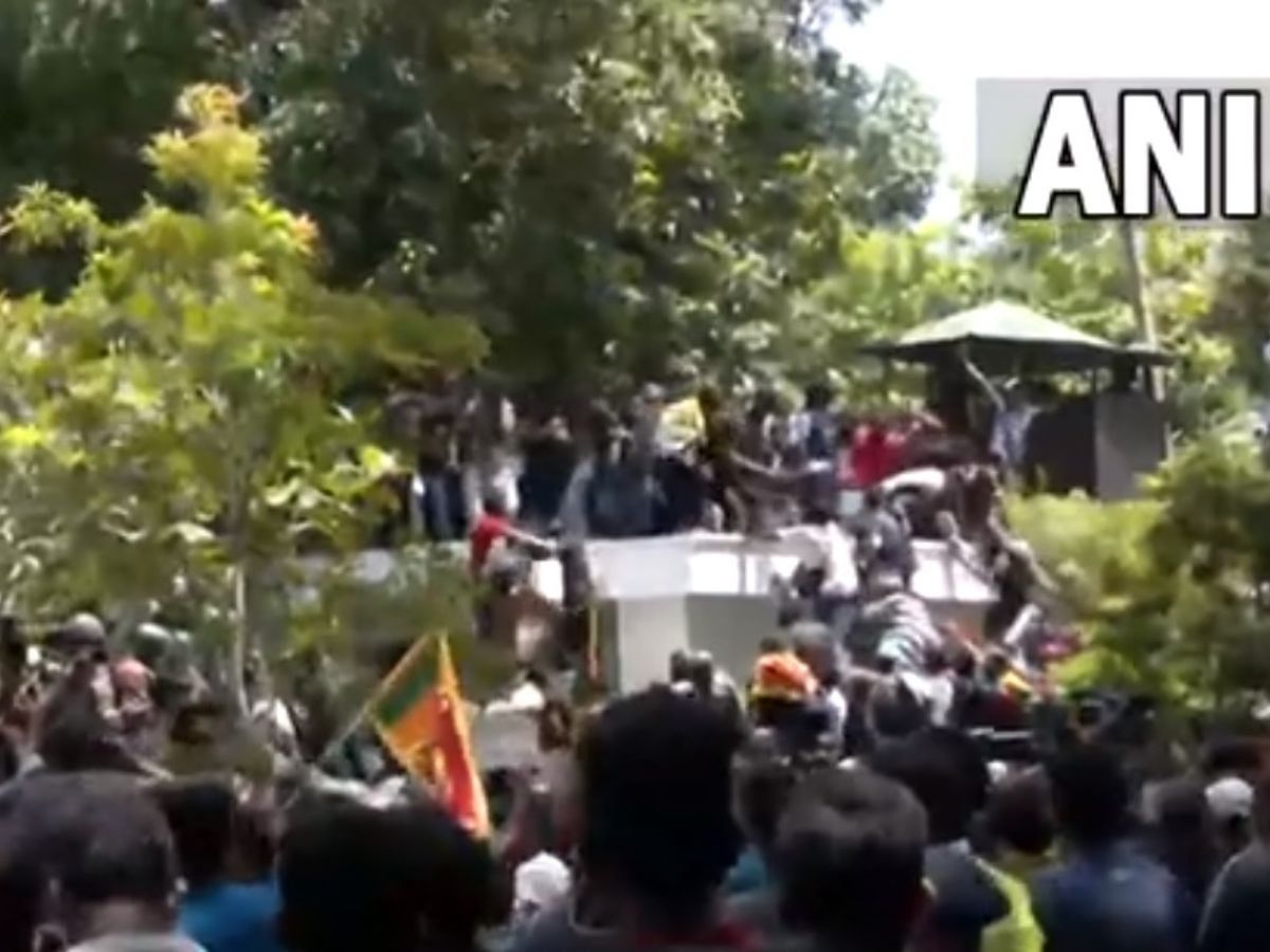 श्रीलंका में संग्रामः राजपक्षे के भागने के बाद इमरजेंसी, PM आवास की ओर बड़ा मार्च; बोले लोग- चाहते हैं विक्रमसिंघे भी छोड़ें गद्दी
