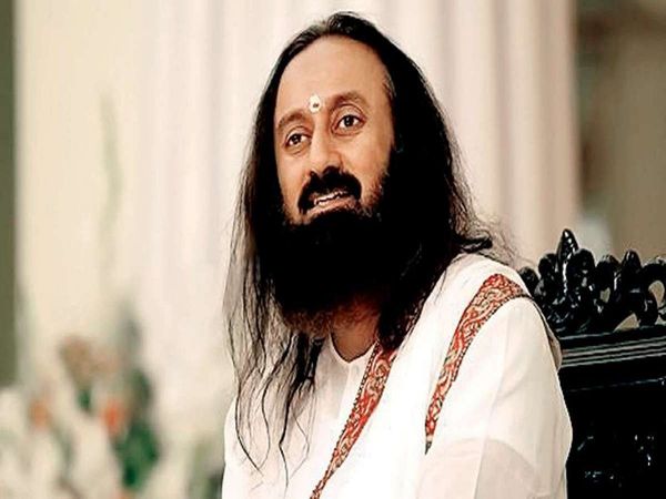 Sri Sri Ravi Shankar, Art of Living Foundation, India, ruling party, opposition