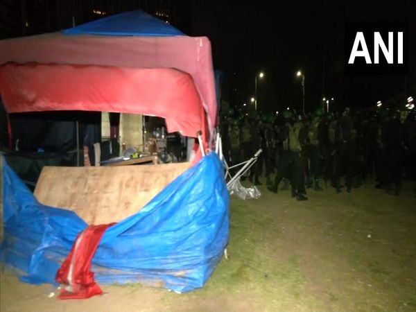 srilanka crisis update, srilanka army, srilankan protesters