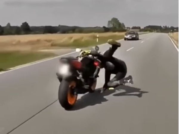 Stunt Video Man Doing Stunt on Bike Then What Happened Watch Shocking Video