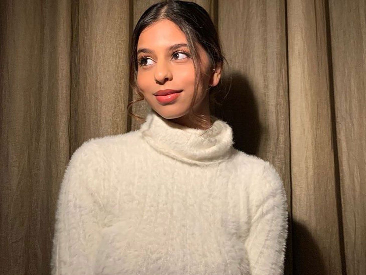Suhana Khan New Photos: सुहाना खान ने फ्लॉन्ट की अपनी टोन्ड बॉडी, व्हाइट ड्रेस में दिखा ग्लैमरस अंदाज