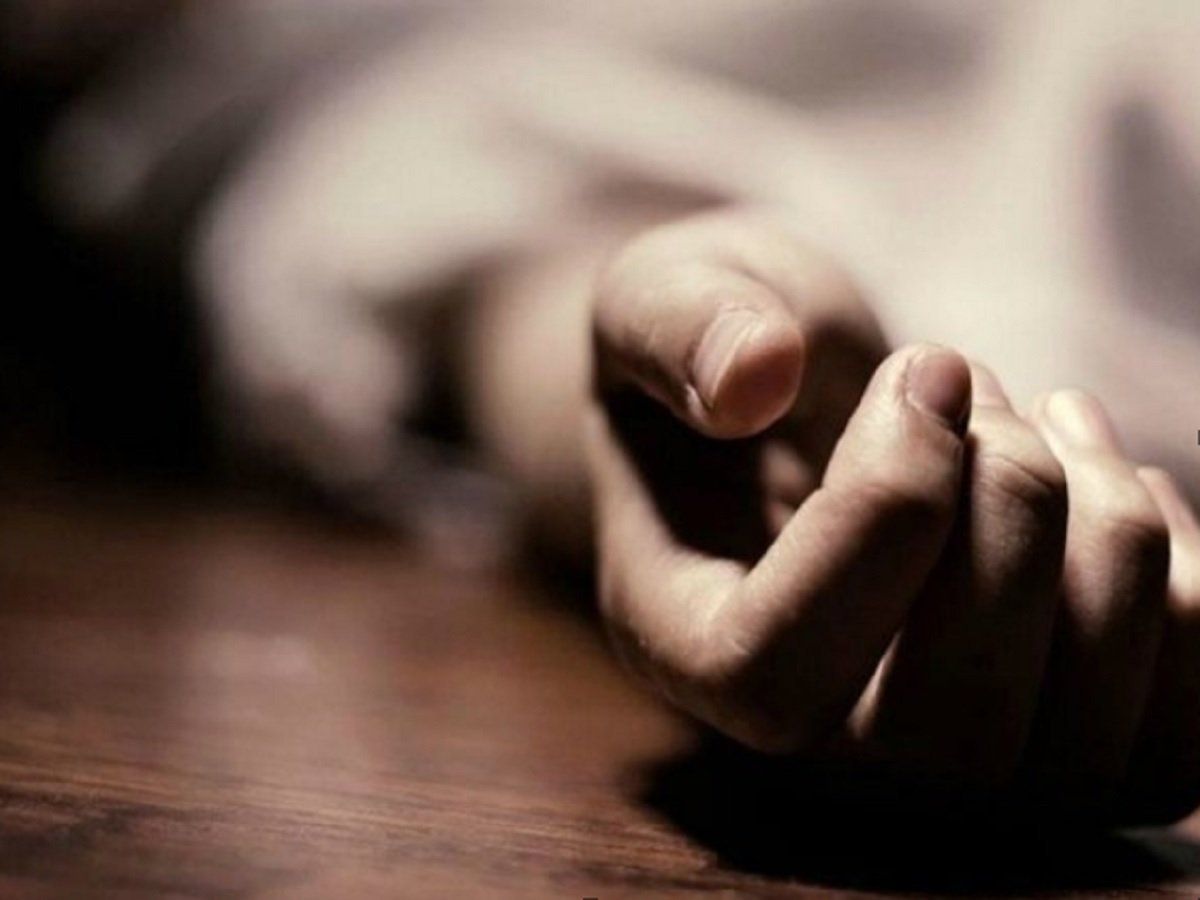 कोरोना के चलते मानसिक दबाव नहीं झेल पा रहे हैं लोग, कर रहे आत्महत्या