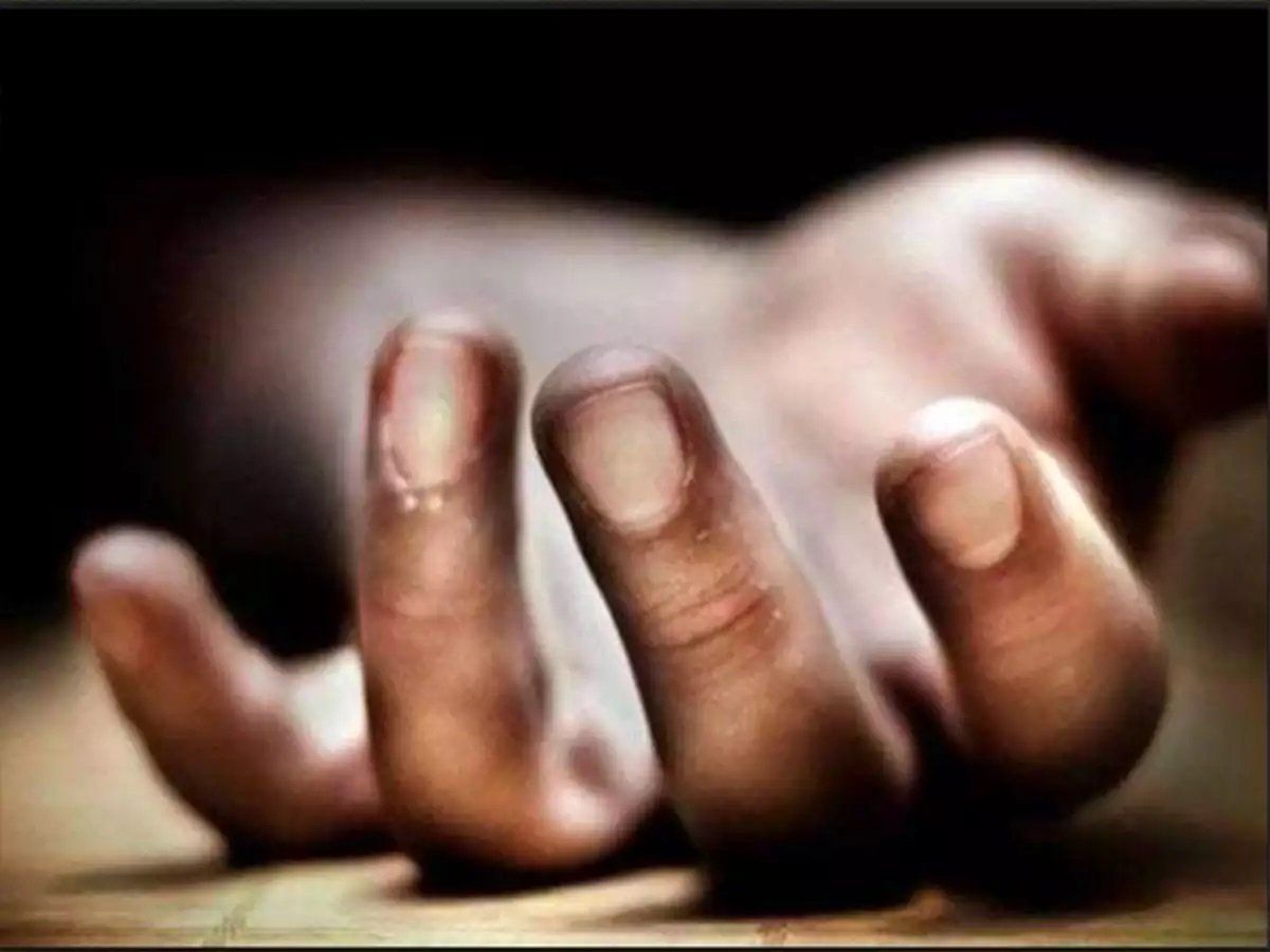 Muzaffarnagar Suicide News: बहू लगा रही थी फांसी, ससुर बोला- वो अपने आप लटक रही है