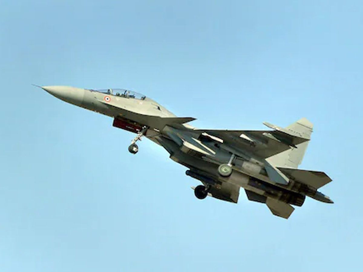 IAF Day 2021: दुनिया की चौथी सबसे बड़ी वायु सेना है IAF,'मेक इन इंडिया' ने दी नई उड़ान