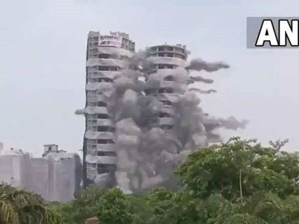 supertech twin tower debris