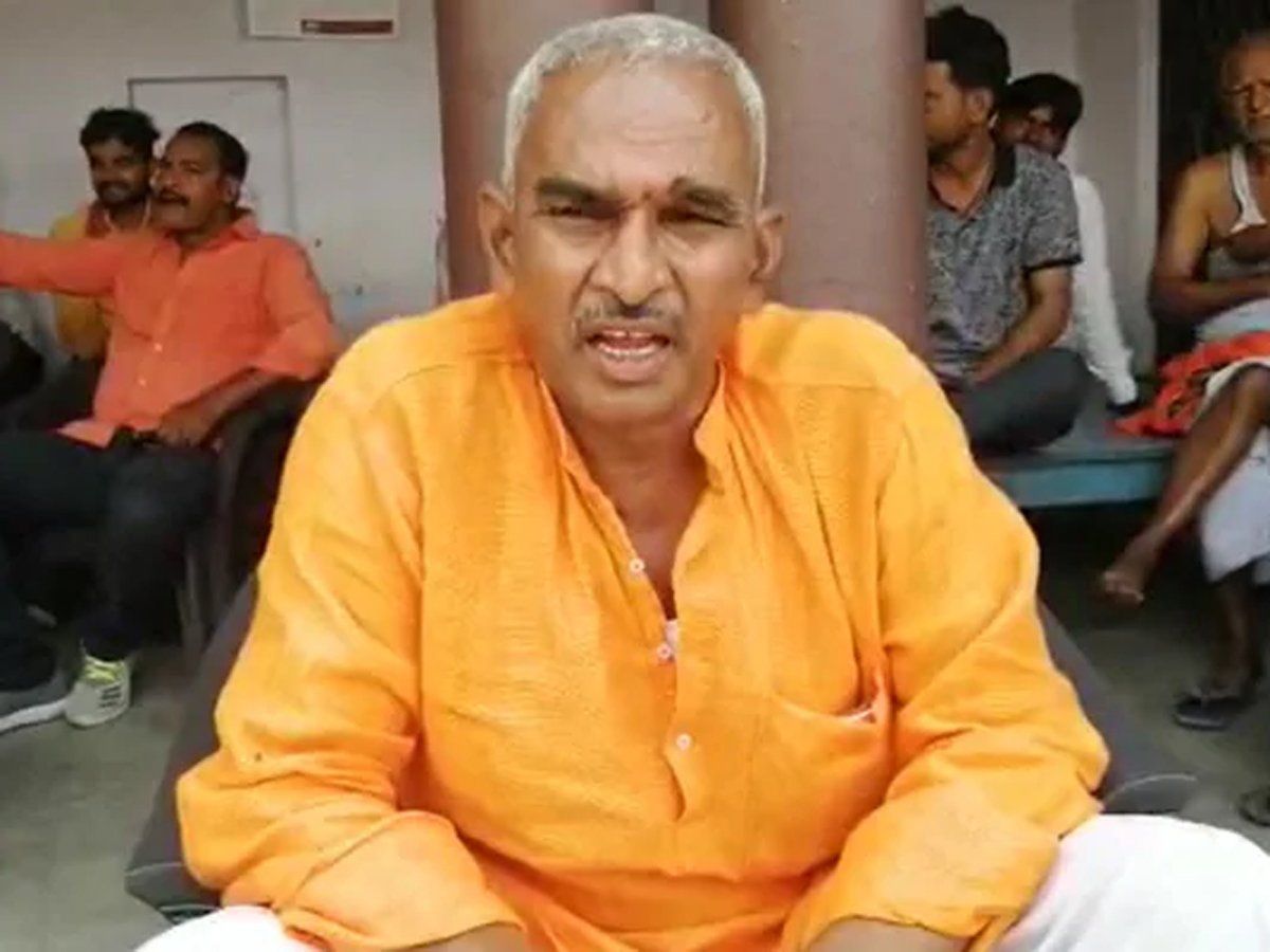 Surendra Singh : टिकट कटा तो बागी हुए सुरेंद्र सिंह, मंगलवार को बैरिया सीट से दाखिल करेंगे पर्चा