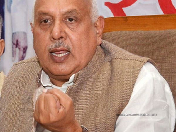 यूपी के कृषि मंत्री का कांग्रेस पर हमला, अगर नीतियां सही थीं तो 2 लाख से ज्यादा किसानों से क्योंकि खुदकुशी 