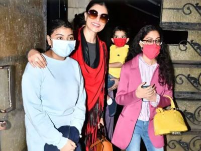 Sushmita Sen with Daughters and Baby Boy Sushmita Sen with Daughters and Baby Boy
