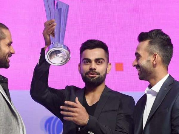 Virat Kohli with T20 World Cup trophy
