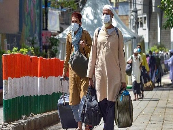 मौलाना साद के खिलाफ वसीम रिजवी ने एफआईआर की तहरीर दी, कोरोना बढ़ाने का कसूरवार