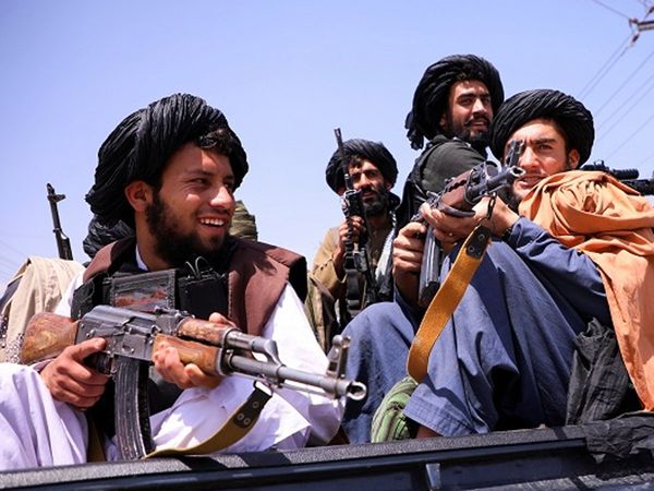  Taliban shoots Afghan policewoman in front of her family
