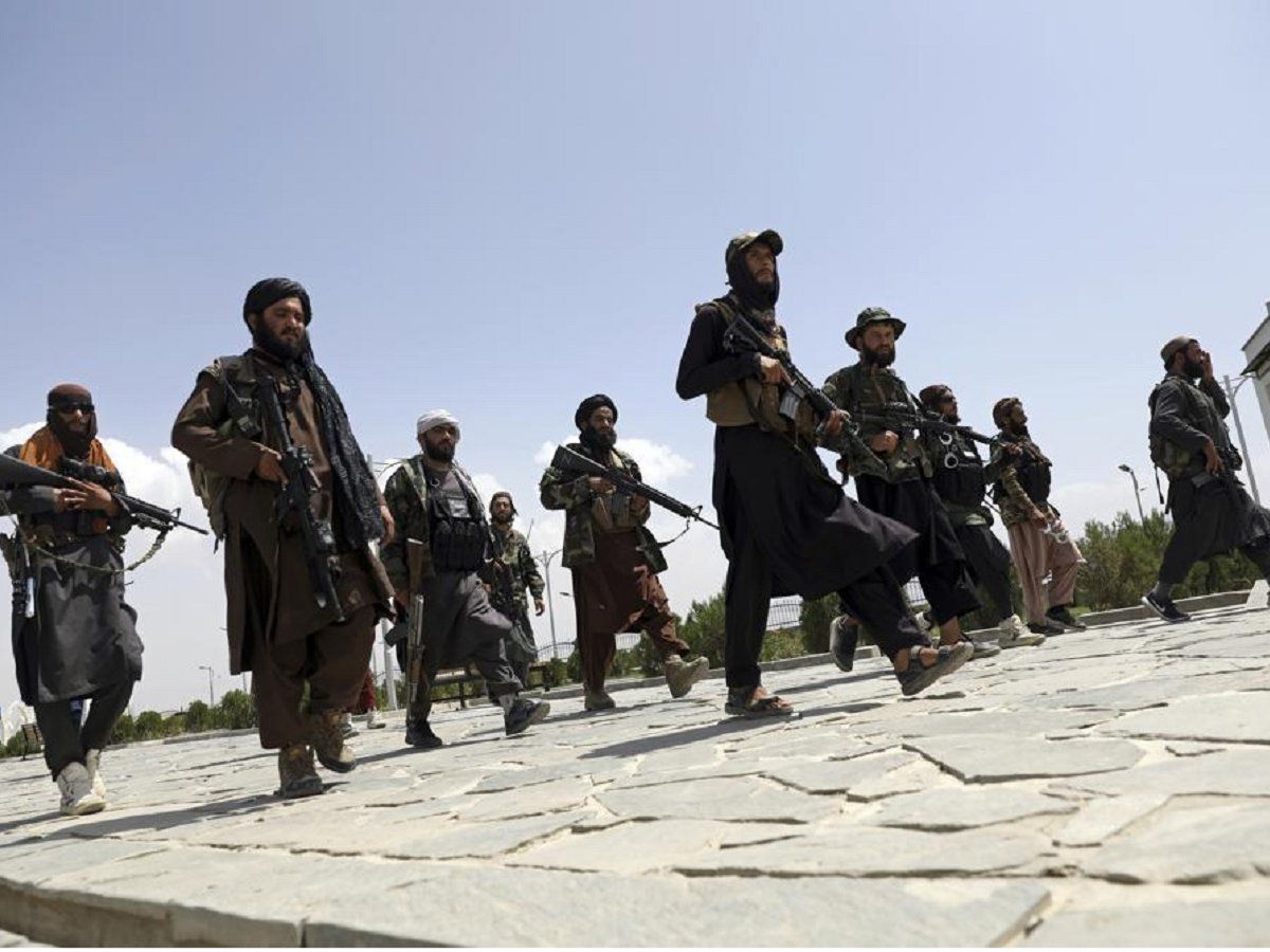 Afghanistan-Taliban crisis: नकदी के जरिये तालिबान पर नकेल! Joe Biden ने अमेरिकियों को दिलाया भरोसा