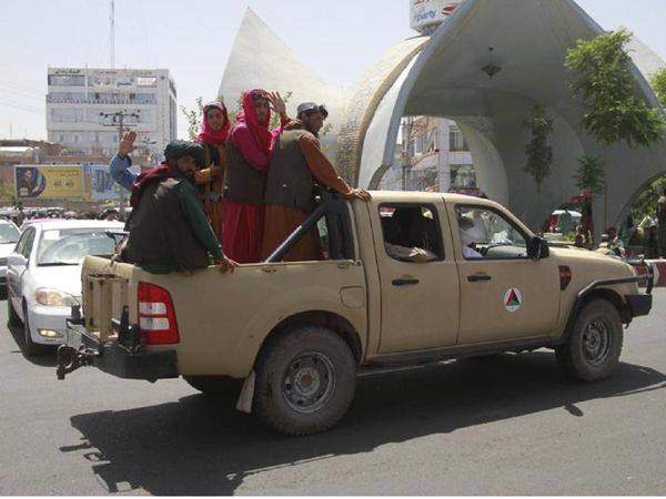 अफगानिस्‍तान में तालिबान तेजी से पांव पसार रहा है