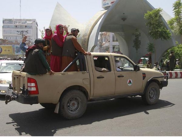 अब राजधानी Kabul में भी घुसा Taliban, कहा- जबरन नहीं चाहते कब्‍जा, Pakistan ने बंद की अपनी सीमा