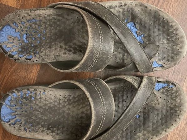 Congress candidate Mohan Kumaramangalam in Tamil Nadu shares Photo of worn slippers 