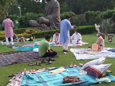 Rajya Sabha Deputy Chairman Harivansh brought tea for suspended MPs protesting in Parliament Rajya Sabha Deputy Chairman Harivansh brought tea for suspended MPs protesting in Parliament