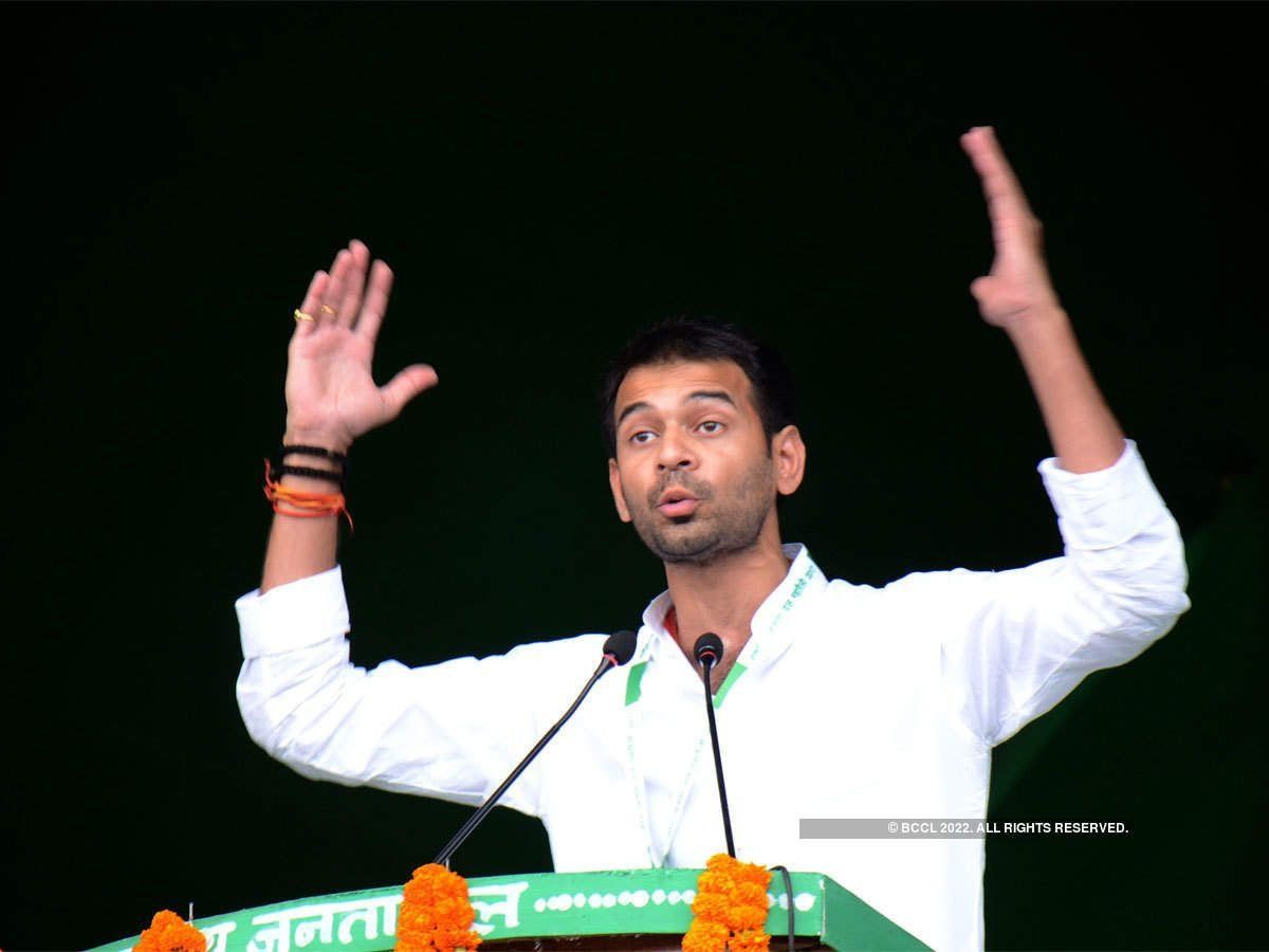 बिहार में शिक्षकों की कमी, चूहों की भरमार, जहां हताश अभ्यर्थी और बेरहम सरकार- CM नीतीश पर लालू के लाल का वार