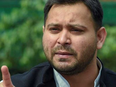  RJD leader Tejashwi Yadav has been stopped on his way to Goplaganj