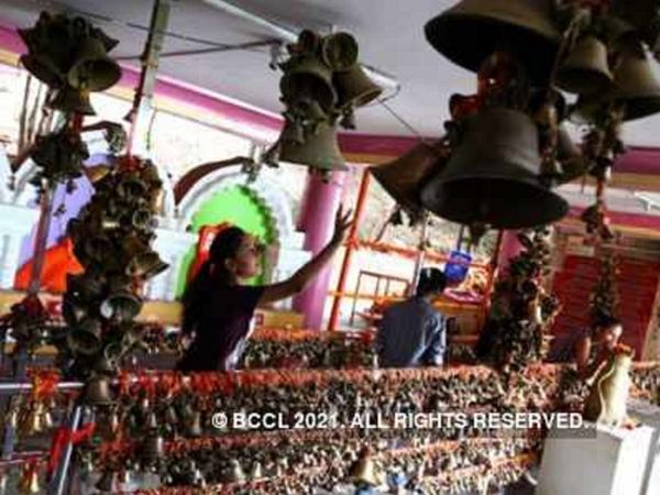 लखनऊ के मंदिरों में भक्त नहीं बजा सकेंगे घंटी, कोविड-19 के कारण लगी कई पाबंदियां (फाइल फोटो)
