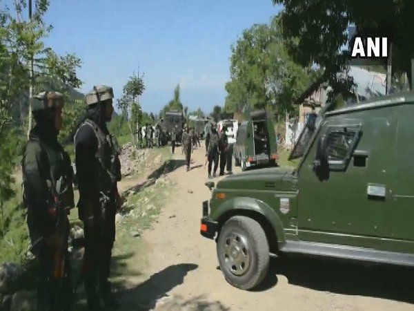 Badgam Encounter: जम्मू-कश्मीर में आतंकियों के साथ मुठभेड़ जारी