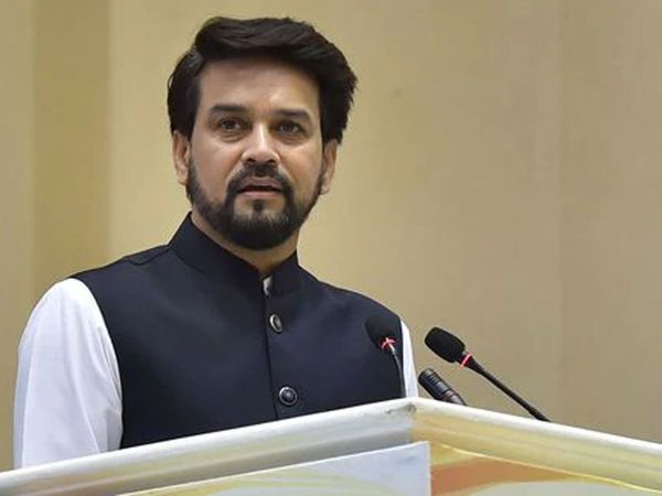 Dehi assembly elections 2020 'Desh ke gaddaro ko' chant heard at Anurag, दिल्ली विधानसभा चुनाव 2020: रैली में अनुराग ठाकुर बोले 'देश के गद्दारों को' तो भीड़ ने कहा-'गोली मारो सालों को