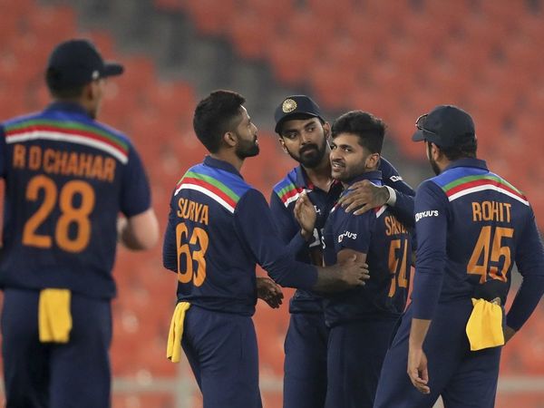 eoin morgan and virat kohli