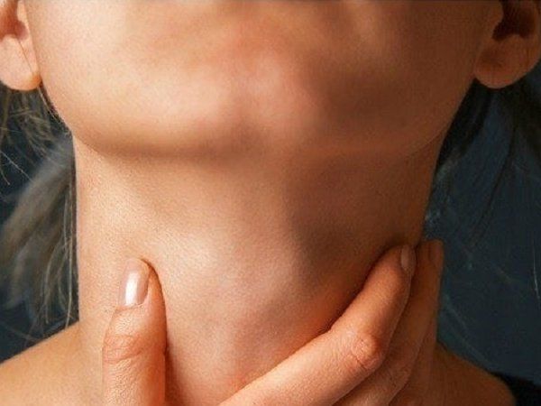 Throat Infection: गले में संक्रमण से हैं परेशान तो अपनाएं ये घरेलू उपचार, मिलेगा आराम