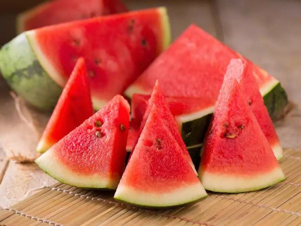 How to Choose Good Watermelon in Hindi, How to Choose Good Watermelon, How to Choose Good Watermelon Hindi Article, How to Choose a Good and Sweet Watermelon, How to Choose Perfect watermelon,सही तरबूजा खरीदने का टिप्स, लाल तरबूजा खरीदने का आसान टिप्स