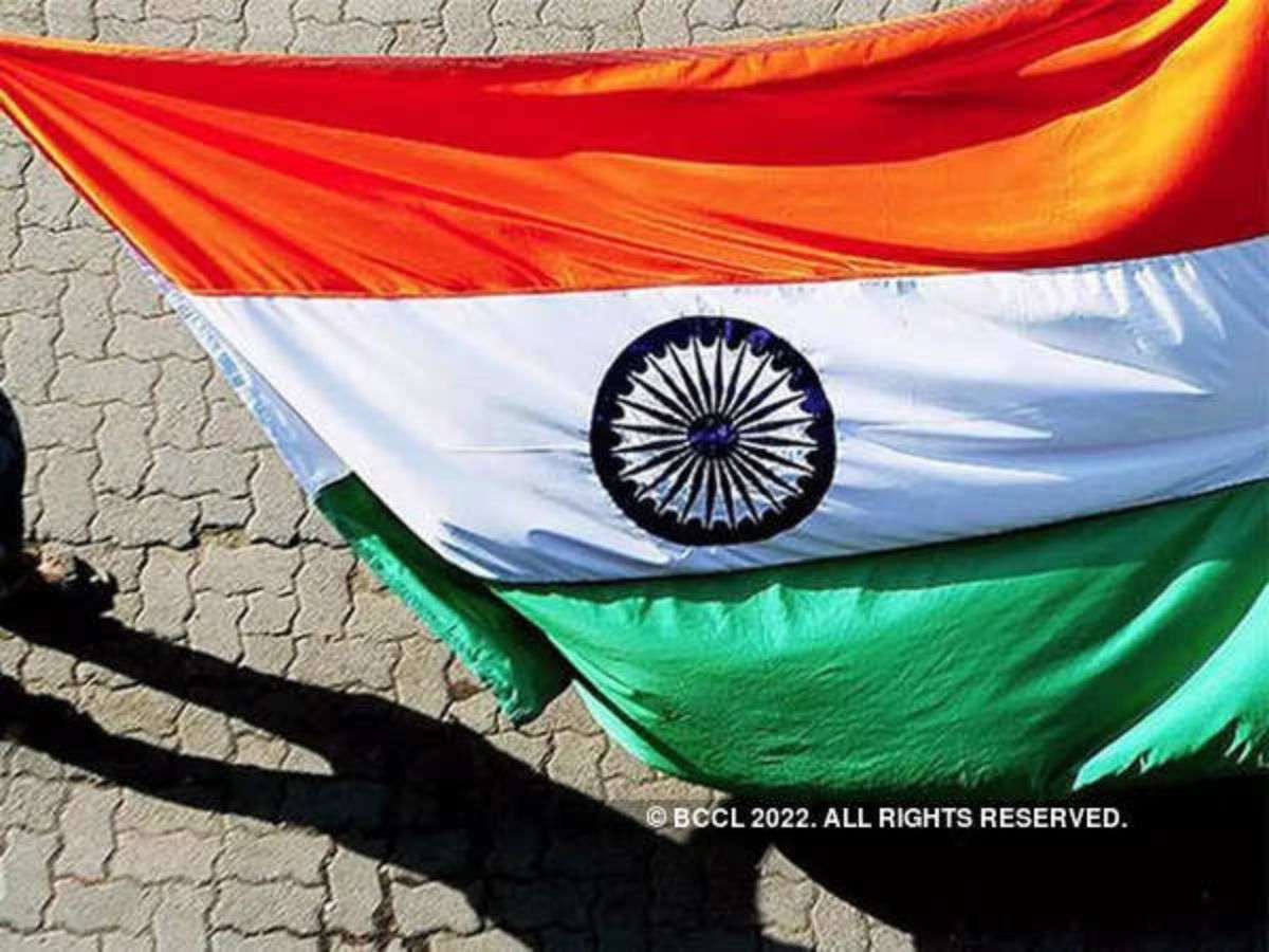 अब दिन-रात फहराया जा सकता है तिरंगा, सरकार ने Flag Code of India में किया बदलाव