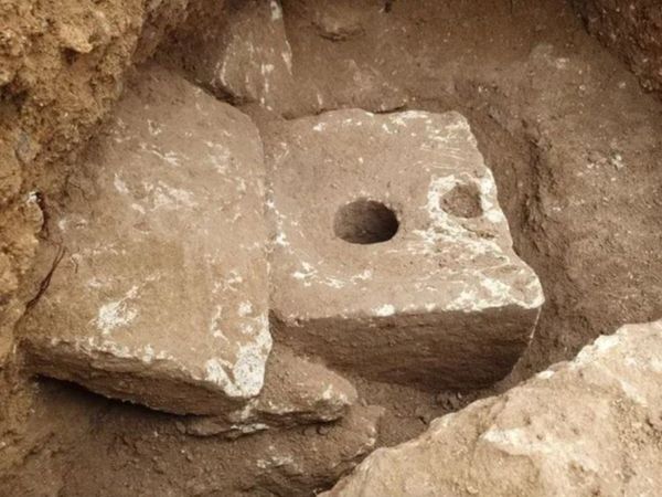 2700 year old toilet discovered in Jerusalem was a rare luxury know about it