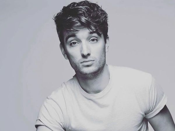 Singer Tom Parker Passes Away