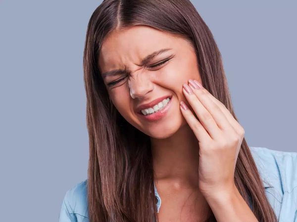 5 Home and Natural Remedies for Toothache Pain
