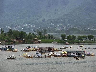 6 महीने बाद बदली घाटी की तस्वीर, जानें क्या सोचते हैं स्थानीय लोग 6 महीने बाद बदली घाटी की तस्वीर, जानें क्या सोचते हैं स्थानीय लोग