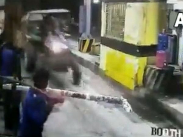 Agra: At least 12 sand-laden tractors break toll barricading in Saiyan Police Station