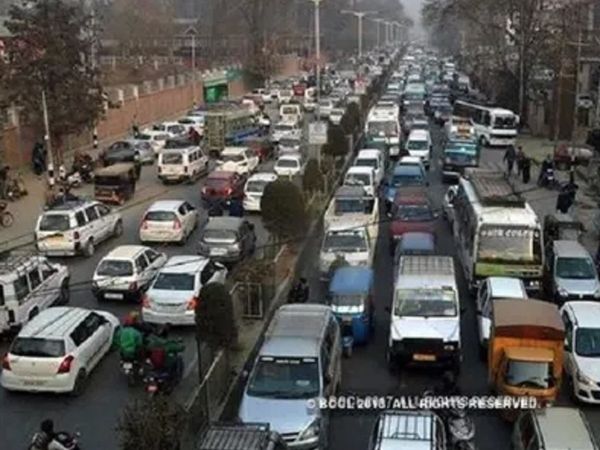 CAA protests in Delhi metro stations shut Delhi Gurugram road blocks traffic advisory issued