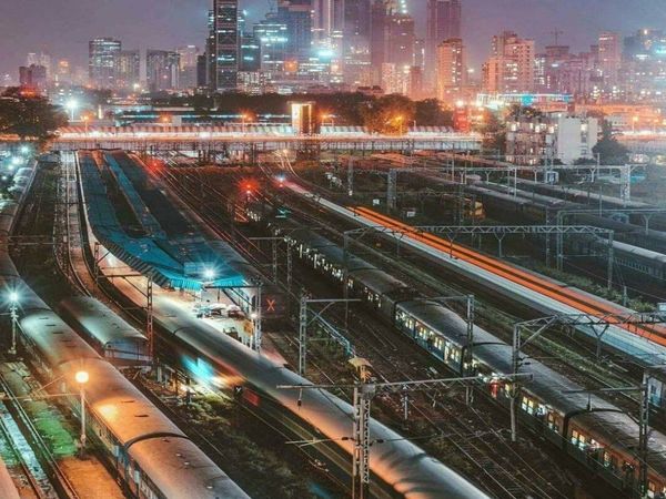 Monthly pass facility will be available in trains between Pune-Mumbai