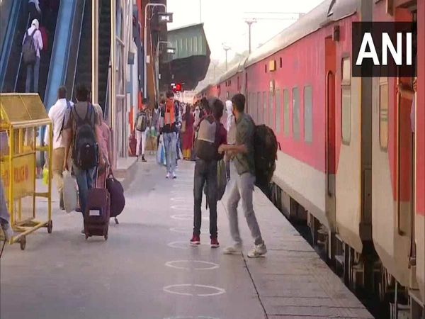 IRCTC Tatkal Rail Ticket Tips to get a confirmed tatkal ticket in train 