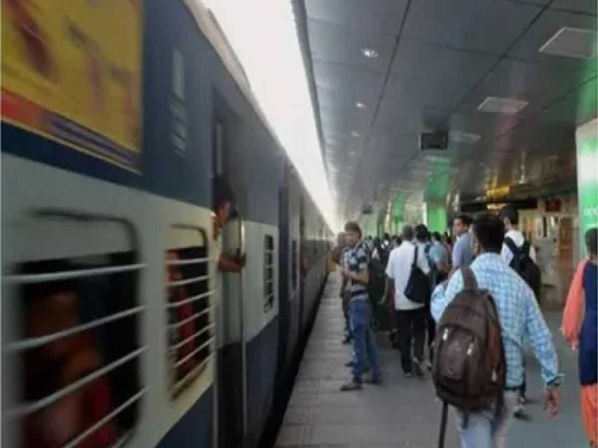Lucknow News: Lucknow to Anand Vihar AC double decker train starts from ...