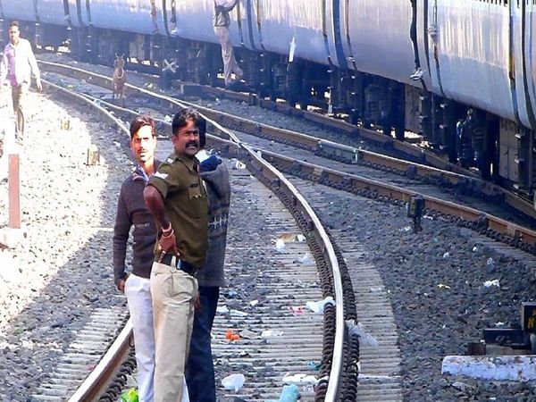 Danapur DRM Railways action on train chain pulling 89 people arrested in week