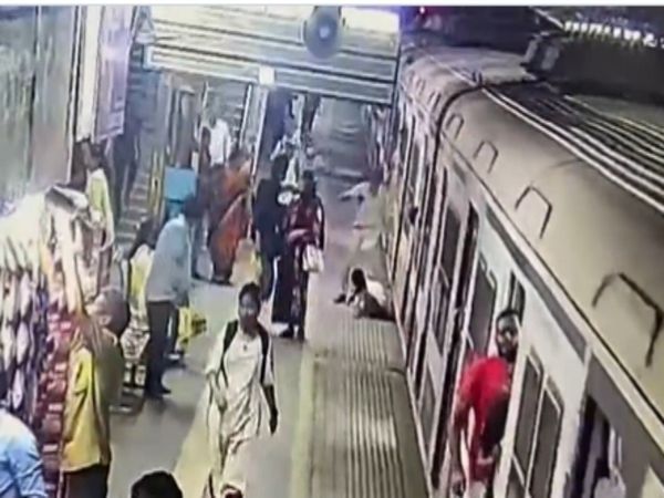 Woman Falls off moving train then what happened watch viral video